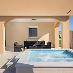 Villa Suhalj