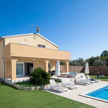 Villa Suhalj Medulin