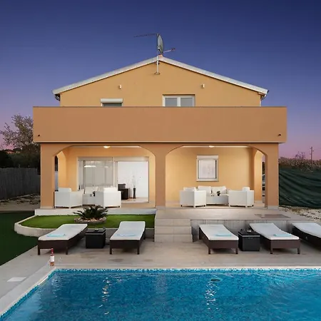 Suhalj Villa Medulin